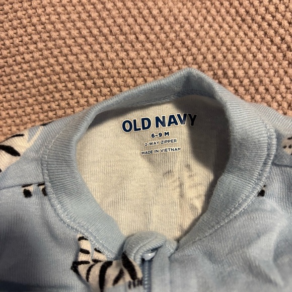 Old Navy Blue Giraffe Print Footed One Piece - Picture 3 of 3